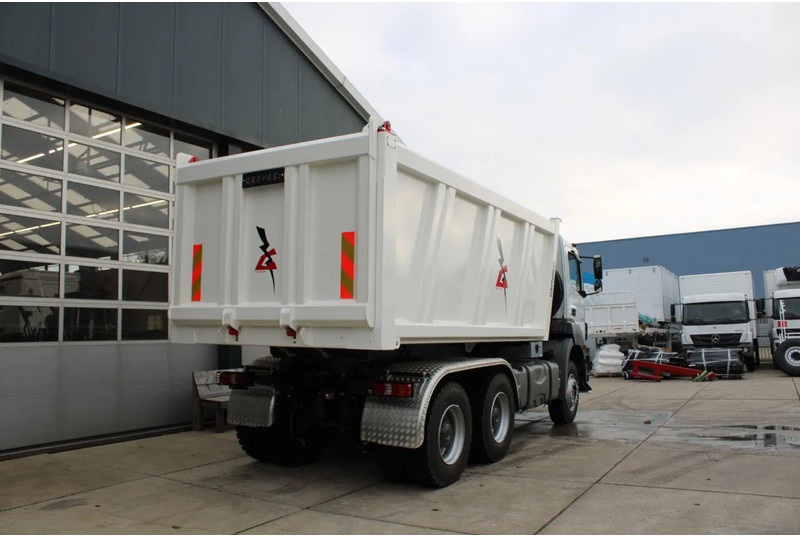 Mercedes-Benz Axor 3344 K 6x4 Tipper Truck - Savivartis sunkvežimis: foto 4 Mercedes-Benz Axor 3344 K 6x4 Tipper Truck - Savivartis sunkvežimis: foto 4