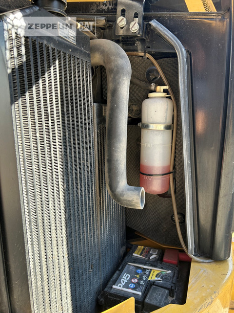 Mini ekskavatorius Cat 302.7D: foto 16