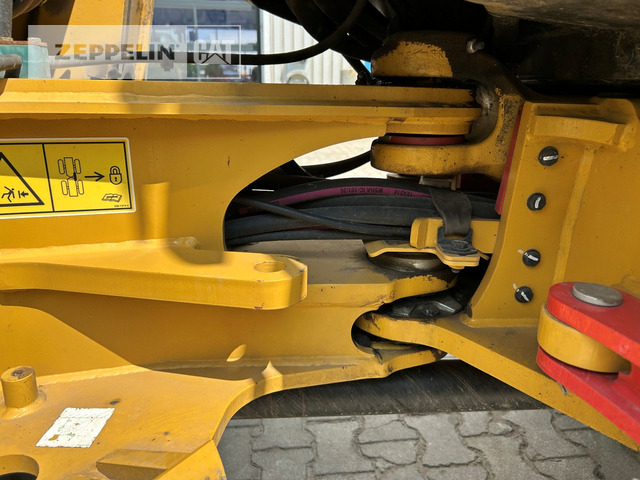Ratinis krautuvas Cat 906M: foto 13