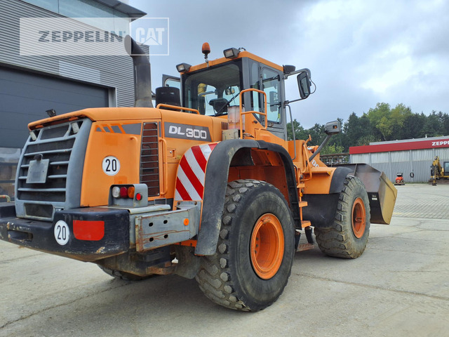 Doosan DL300 - Ratinis krautuvas: foto 4 Doosan DL300 - Ratinis krautuvas: foto 4