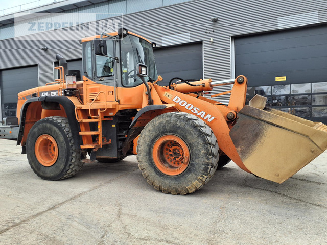 Doosan DL300 - Ratinis krautuvas: foto 1 Doosan DL300 - Ratinis krautuvas: foto 1