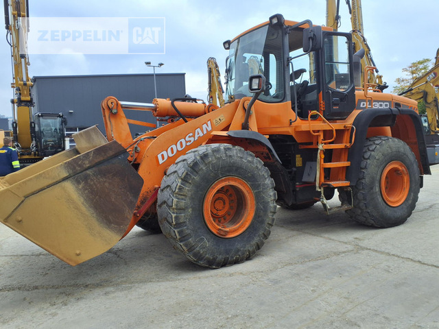 Doosan DL300 - Ratinis krautuvas: foto 2 Doosan DL300 - Ratinis krautuvas: foto 2