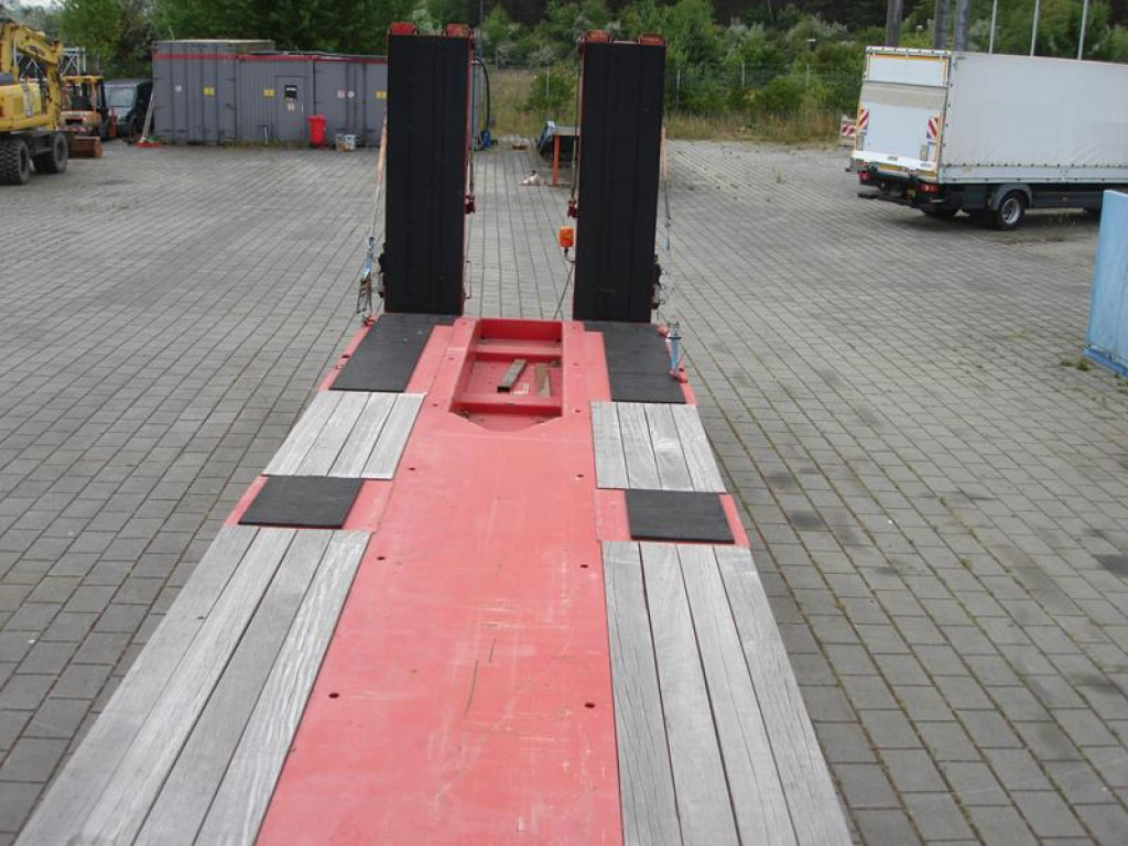 GOLDHOFER Satteltieflader STN-L 3 (245) RM Tiefladerauflieger - Žemo profilio platforma puspriekabė: foto 5 GOLDHOFER Satteltieflader STN-L 3 (245) RM Tiefladerauflieger - Žemo profilio platforma puspriekabė: foto 5