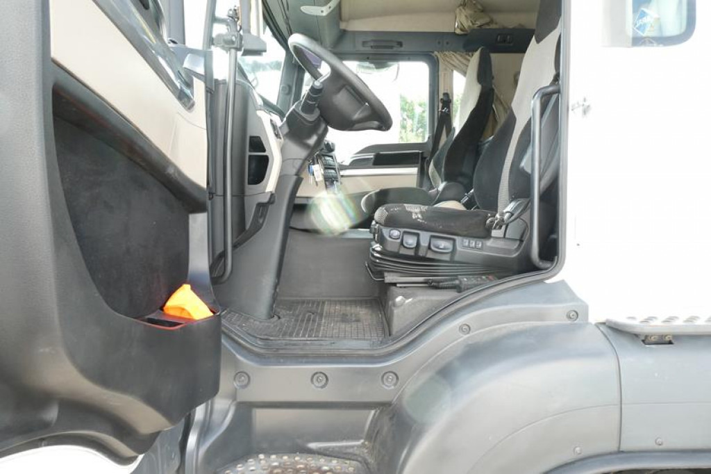 MAN TG-S 26.420 6x2 Abrollkipper - Hook-lift sunkvežimis: foto 4 MAN TG-S 26.420 6x2 Abrollkipper - Hook-lift sunkvežimis: foto 4