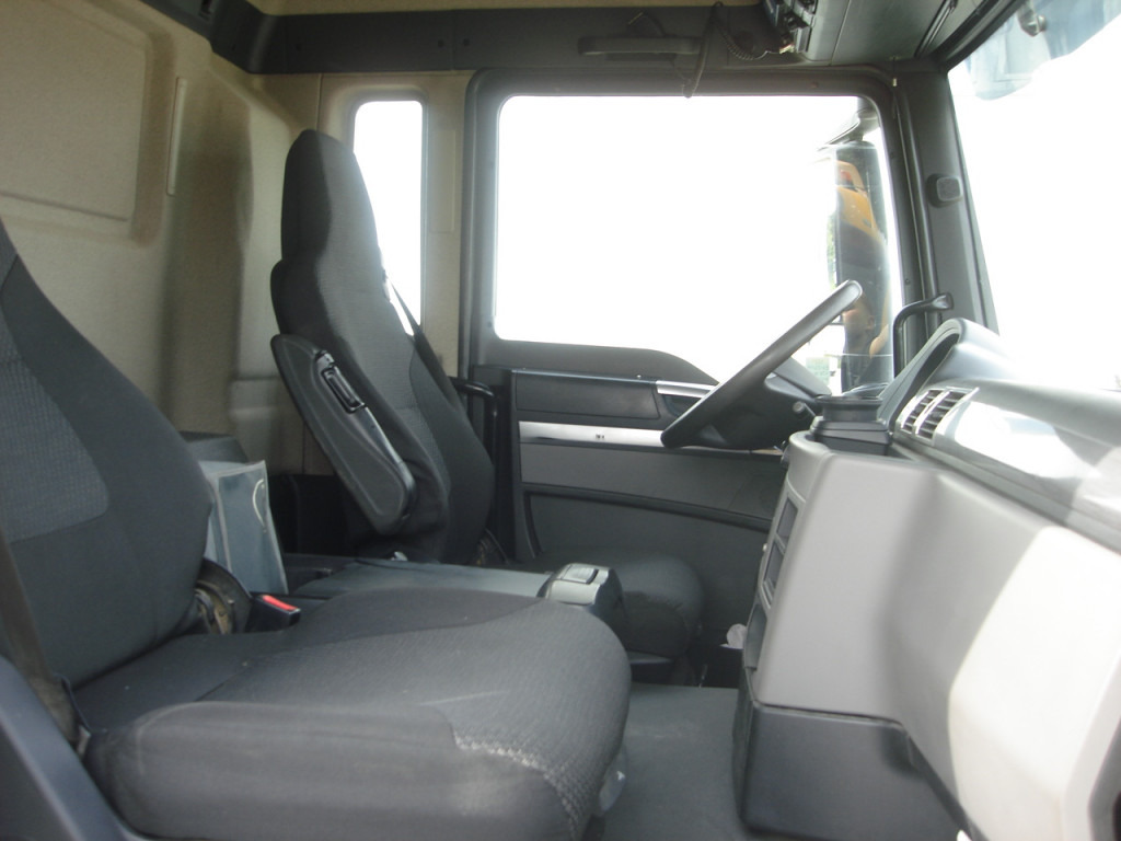 MAN TG-S 35.460 8x6 4 Achs Muldenkipper Meiller 18m³ - Savivartis: foto 4 MAN TG-S 35.460 8x6 4 Achs Muldenkipper Meiller 18m³ - Savivartis: foto 4