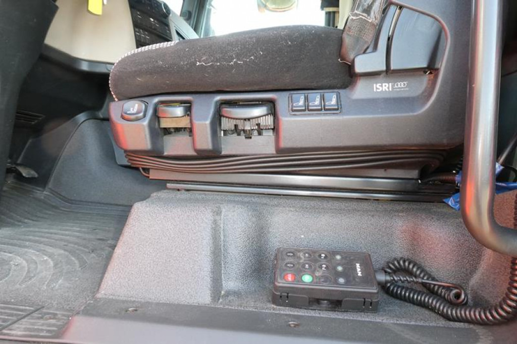 MAN TG-X 24.500 6x2-4 LL-U Pritsche Maschinentransporter - Platforminis/ Bortinis sunkvežimis: foto 4 MAN TG-X 24.500 6x2-4 LL-U Pritsche Maschinentransporter - Platforminis/ Bortinis sunkvežimis: foto 4