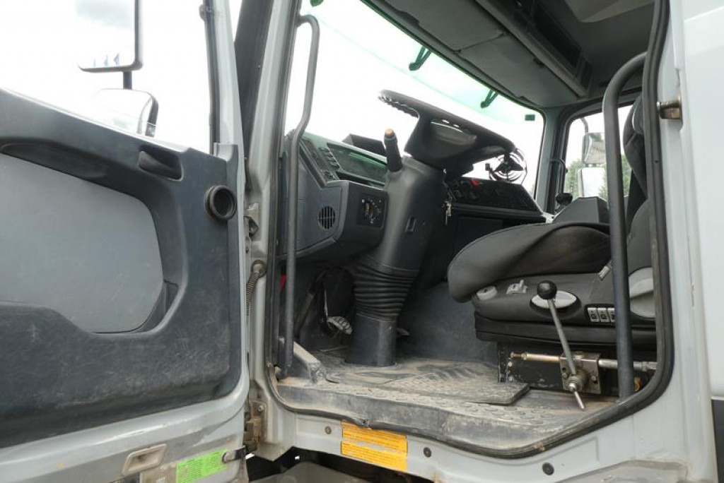 MERCEDES-BENZ Actros 3235 B 8x4 Betonmischer Stetter 9m³ -Deutsch - Sunkvežimis: foto 4 MERCEDES-BENZ Actros 3235 B 8x4 Betonmischer Stetter 9m³ -Deutsch - Sunkvežimis: foto 4