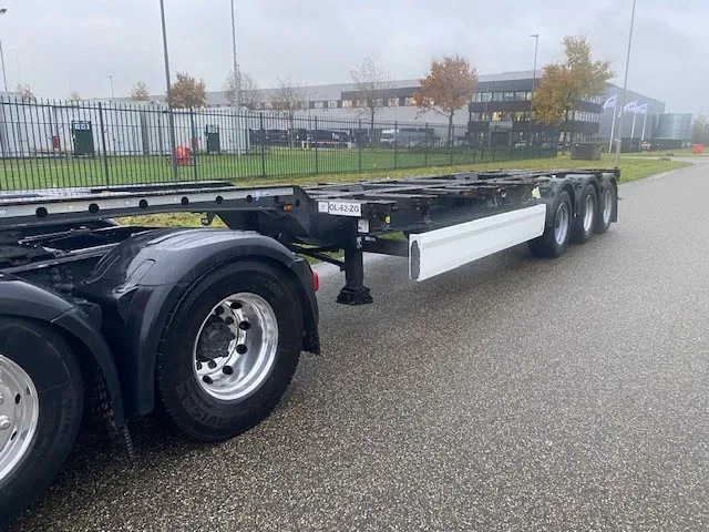 Krone SD multi containerchassis ,3 ASSER , 20-30-40-45 VOET containers - Konteineris-vežimus/ Sukeisti kūną puspriekabė: foto 3 Krone SD multi containerchassis ,3 ASSER , 20-30-40-45 VOET containers - Konteineris-vežimus/ Sukeisti kūną puspriekabė: foto 3
