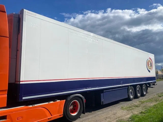 Krone koelvries met TK en onderschuifklep , aslift, - Refrižeratorius puspriekabė: foto 3 Krone koelvries met TK en onderschuifklep , aslift, - Refrižeratorius puspriekabė: foto 3