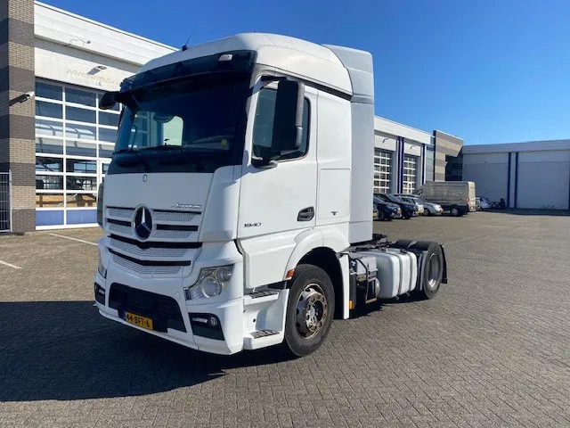 Mercedes-Benz Actros 1840 stream space cabine met spoilers fenders en zonneklep, apk gekeurd. - Vilkikas: foto 1 Mercedes-Benz Actros 1840 stream space cabine met spoilers fenders en zonneklep, apk gekeurd. - Vilkikas: foto 1