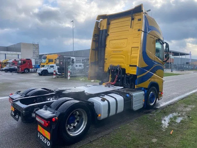 Volvo FH 13.460 "low deck" trekker, euro 6, XL cabine, show truck, apk gekeurd - Vilkikas: foto 3 Volvo FH 13.460 "low deck" trekker, euro 6, XL cabine, show truck, apk gekeurd - Vilkikas: foto 3