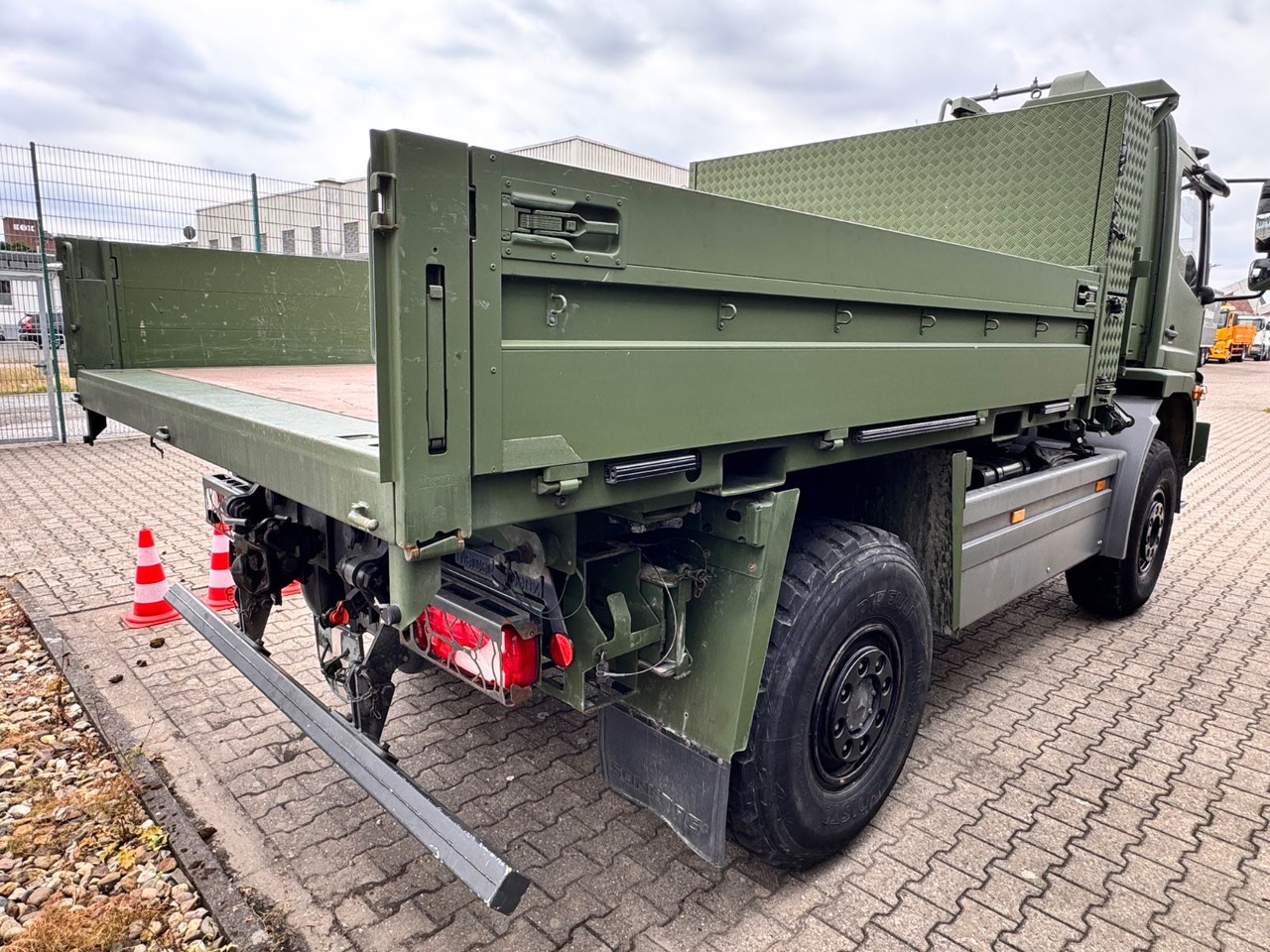 Mercedes-Benz 1018 Atego 4x4 Allrad Camper - Bortinis automobilis: foto 4 Mercedes-Benz 1018 Atego 4x4 Allrad Camper - Bortinis automobilis: foto 4