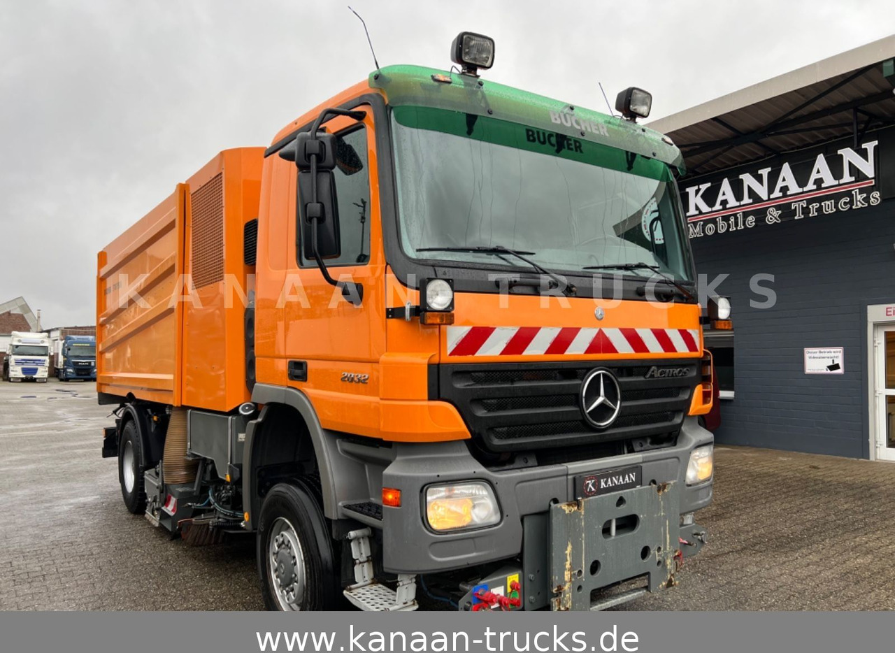 Mercedes-Benz 2032 Actros 4x4 Bucher STKF 9500 AIRPORT KLIMA - Gatvių šlavimo mašina: foto 1 Mercedes-Benz 2032 Actros 4x4 Bucher STKF 9500 AIRPORT KLIMA - Gatvių šlavimo mašina: foto 1