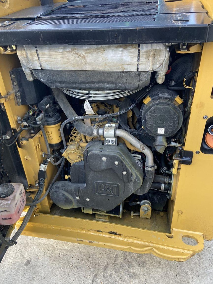 CAT 226 D3 (5867) - Mini krautuvas: foto 5 CAT 226 D3 (5867) - Mini krautuvas: foto 5