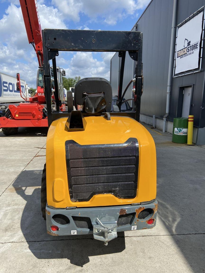 GiANT G2700 Xtra HD (6436) - Šarnyrinis krautuvas: foto 5 GiANT G2700 Xtra HD (6436) - Šarnyrinis krautuvas: foto 5