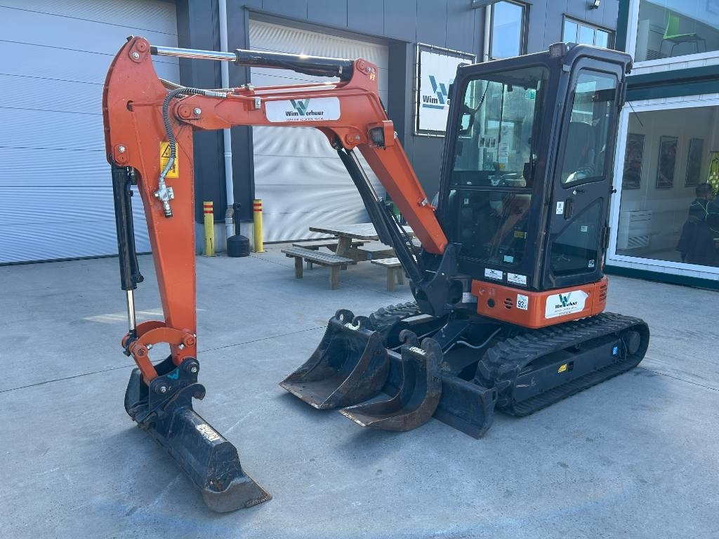 Hitachi ZX 26 U-6 - Mini ekskavatorius: foto 2 Hitachi ZX 26 U-6 - Mini ekskavatorius: foto 2