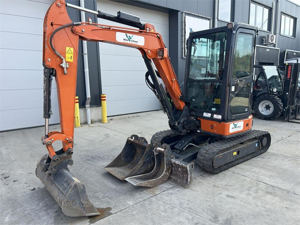 Hitachi ZX33U-6 (7740)  - Mini ekskavatorius: foto 2 Hitachi ZX33U-6 (7740)  - Mini ekskavatorius: foto 2