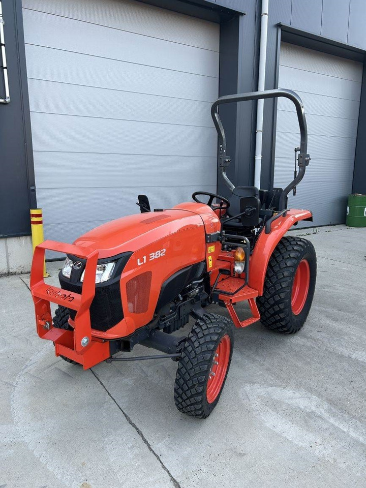 Kubota L1-382 (5278) - Komunalinis traktorius: foto 3 Kubota L1-382 (5278) - Komunalinis traktorius: foto 3