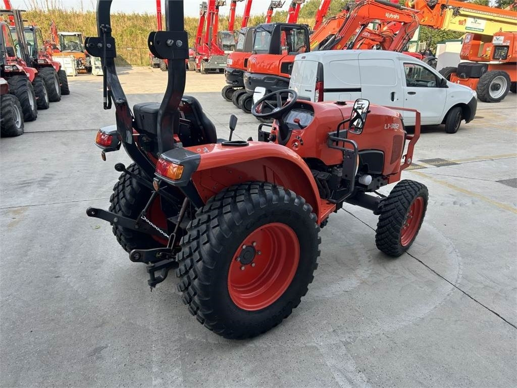 Kubota L1-382 (5278) - Komunalinis traktorius: foto 5 Kubota L1-382 (5278) - Komunalinis traktorius: foto 5