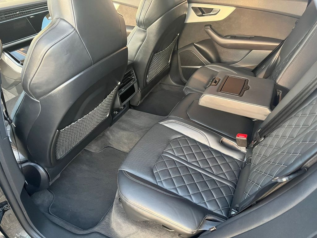 Audi Q8 50 TDI quattro tiptronic 22 Zoll*3xSline*Pano Audi Q8 50 TDI quattro tiptronic 22 Zoll*3xSline*Pano - Visureigis: foto 4 Audi Q8 50 TDI quattro tiptronic 22 Zoll*3xSline*Pano Audi Q8 50 TDI quattro tiptronic 22 Zoll*3xSline*Pano - Visureigis: foto 4