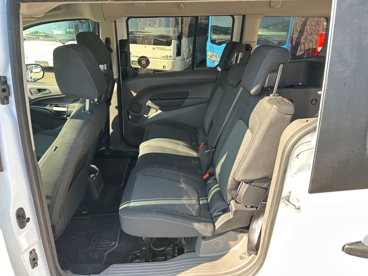Ford Grand Tourneo 1.5 EcoBlue 74kW Auto Trend - Keleivinis furgonas: foto 5 Ford Grand Tourneo 1.5 EcoBlue 74kW Auto Trend - Keleivinis furgonas: foto 5
