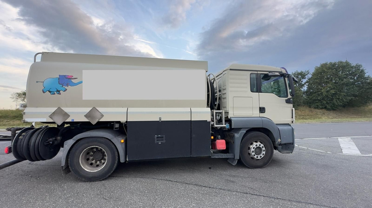 MAN TGS 18.440 4X2 BL A3 (Oben+Untenbefüllung) - Autocisterna: foto 2 MAN TGS 18.440 4X2 BL A3 (Oben+Untenbefüllung) - Autocisterna: foto 2