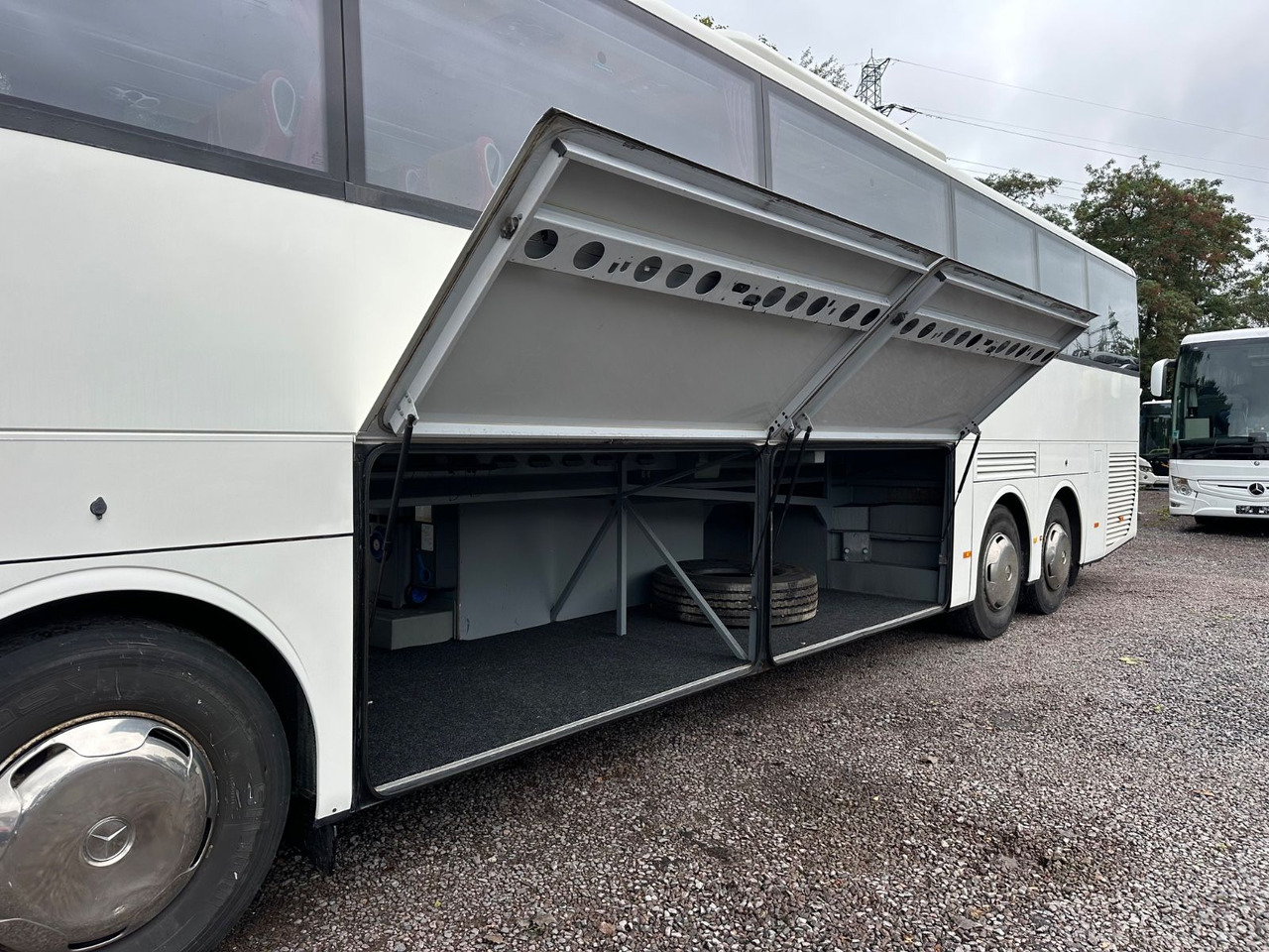 Mercedes-Benz Tourismo O350 16 RHD-M (56 Sitze*DE*TOP) - Turistinis autobusas: foto 4 Mercedes-Benz Tourismo O350 16 RHD-M (56 Sitze*DE*TOP) - Turistinis autobusas: foto 4