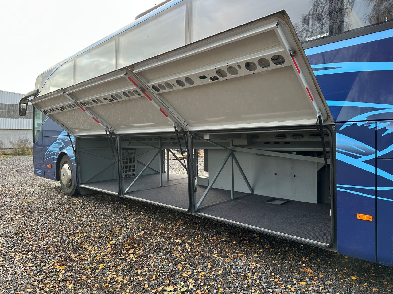 Mercedes-Benz Tourismo O350 17 RHD-L (59Sitze*DE*TOP) - Turistinis autobusas: foto 4 Mercedes-Benz Tourismo O350 17 RHD-L (59Sitze*DE*TOP) - Turistinis autobusas: foto 4