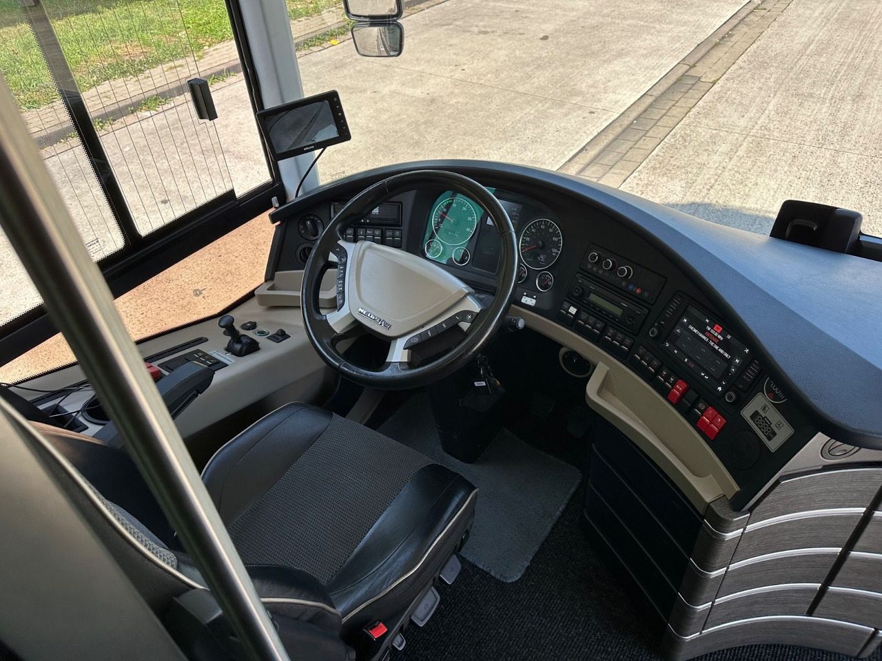 Neoplan P06 Skyliner L (83 Sitze*TOP*Motor Neu*Panorama) - Dviaukštis autobusas: foto 5 Neoplan P06 Skyliner L (83 Sitze*TOP*Motor Neu*Panorama) - Dviaukštis autobusas: foto 5
