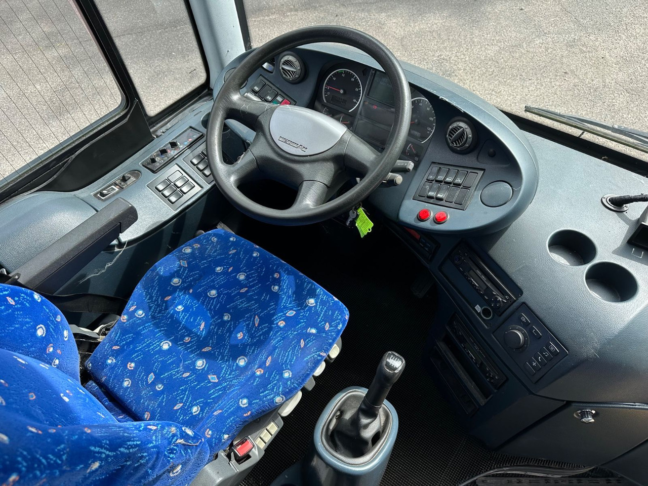 Neoplan P25 Trendliner 3516ÜC Klimaanlage*WC*57 Sitze Neoplan P25 Trendliner 3516ÜC Klimaanlage*WC*57 Sitze - Turistinis autobusas: foto 5 Neoplan P25 Trendliner 3516ÜC Klimaanlage*WC*57 Sitze Neoplan P25 Trendliner 3516ÜC Klimaanlage*WC*57 Sitze - Turistinis autobusas: foto 5